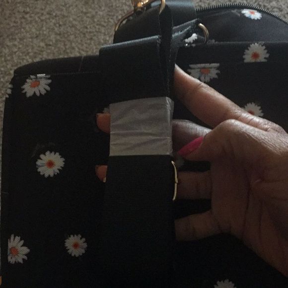 Alice + Olivia Daisy Print Duffel Bag - Picture 6 of 7